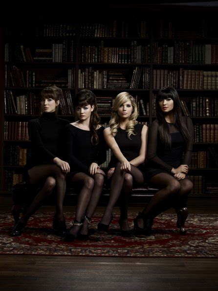Pretty Little Liars Season 2 Exclusive New Cast Promotional Photo