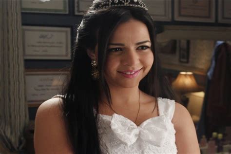 Jun 04, 2021 · حرصت الفنانة إيمي سمير غانم على زيارة قبر والدها الفنان الكبير الراحل سمير غانم، اليوم الجمعة، فى الأسبوع الثانى بعد وفاته، ونشرت عبر ستورى حسابها على إنستجرام، صورة تظهر واجهة قبر والدها الفنان ال… بالفيديو .. توتر وصدمة إيمى سمير غانم بعد نشر فيديو قديم ...