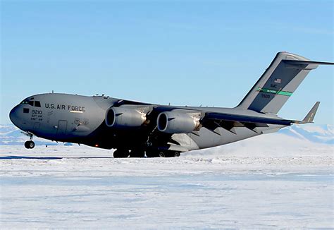 Boeing C 17 Globemaster Iii Military Machine