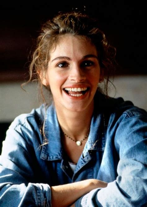 20 photos of beautiful julia roberts with her long and curly hairstyle in the 1990s ~ vintage