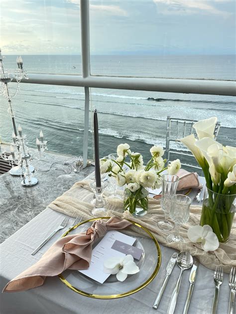 Silver wedding anniversary table decor by Mondaybloom | Bridestory.com