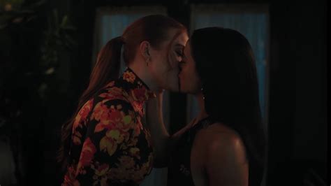 Veronica And Cheryl Lesbian Kissing Scene Riverdale S E Youtube