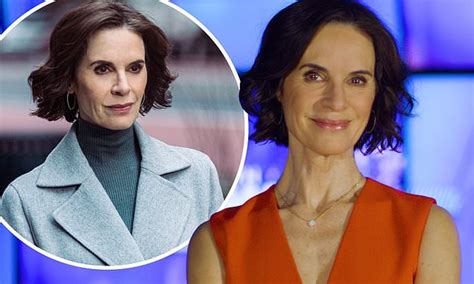 Elizabeth Vargas Promises A Facts First Approach On Her Upcoming Newsnation Show Daily Mail Online
