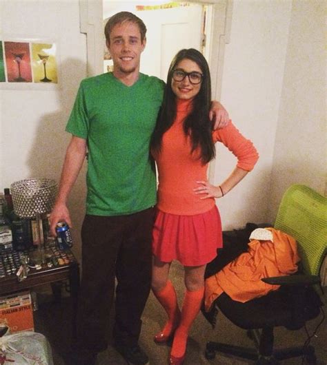 30 diy couples halloween costumes so that both of you steal the show hike n dip