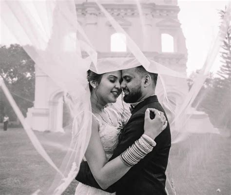 50 Wedding Poses To Capture The Most Special Moments Of Your Big Day
