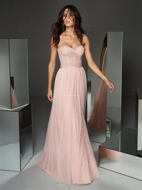 Trovalo in questi negozi, scegliendo tra corto, da cocktail o lungo e fatti consigliare. Abiti da Cerimonia di Pronovias - TD STYLE 10 - Matrimonio.com
