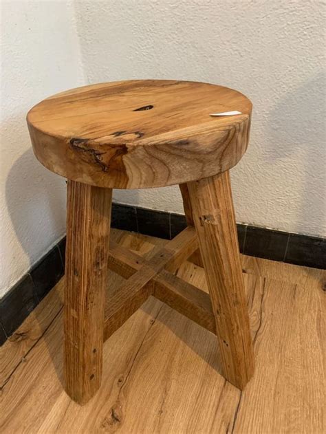 Hocker online bei poco kaufen : Rustikaler Hocker | Kaufen auf Ricardo