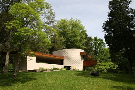 Frank Lloyd Wright Designed These 8 Michigan Homes