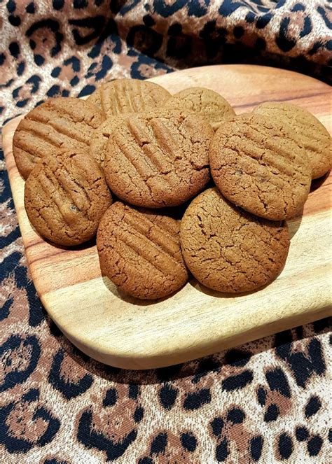 Feed your Inner Cook: Ginger Ginger Biscuits