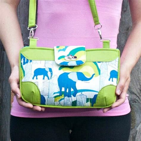In the mouth of a willing sexual partner for pleasure or onto the face or head of another person. Urban Jungle Bag Pattern | AllFreeSewing.com