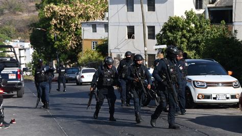 A Balazos Criminales Huyen De Policías En Culiacán Sinaloa