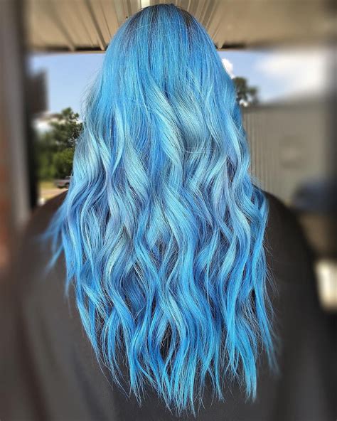 Living For This Icy Blue Pravana F18hair 🙌🏻 🙌🏻