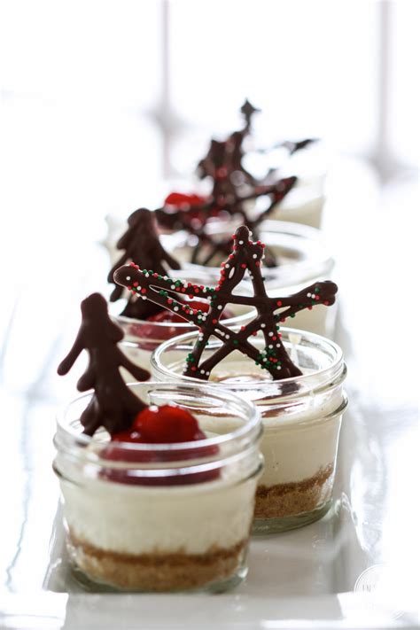 Here you'll find cheesecakes, puddings, a selection of pavlovas, trifles, panna cottas and many more gorgeous christmas desserts. Mini Cheesecakes in Mason Jars - easy dessert recipe | Christmas baking, Dessert recipes, Mason ...