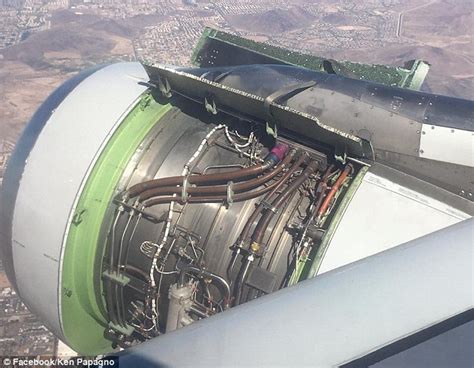Jet Returns To Phoenix After Losing Part Of Engine Cover Daily Mail