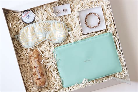 These were durable, high quality, and just what i needed for my bridesmaids! Bridesmaid Gift Ideas - Lauren Loves