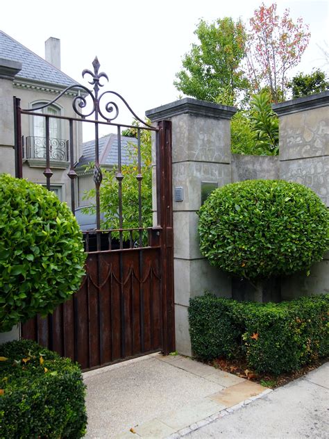 Maybe you would like to learn more about one of these? beautiful south: Fairytale gates