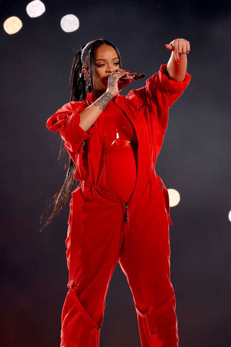 Rihanna Is Really Pregnant Reps Confirm After Super Bowl