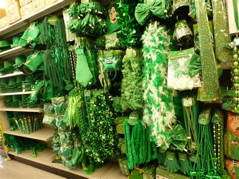 Dollarama has over 1000 stores and has a presence in every province of canada; Looking for last minute decorations on a budget? Dollarama ...
