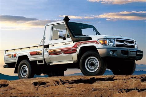 Discontinued Toyota Land Cruiser Pickup Features And Specs Zigwheels