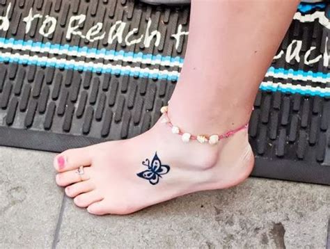 However, not all people apply a tattoo for its deep meaning some foot tattoos for men just happen. 27 Small And Cute Foot Tattoo Ideas For Women - Styleoholic