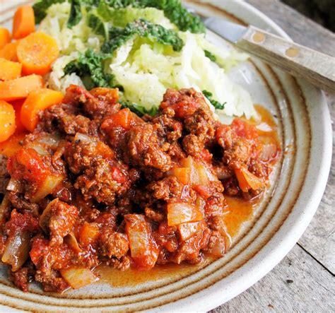 Want to know how to use beef mince to serve the whole family? Mid-Week Meal Plan, 5:2 Diet and Hungarian Savoury Minced ...