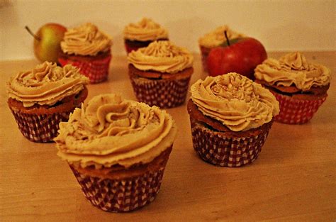 Wunderbare Fantasie Apfel - Zimt -Cupcakes mit Mascarpone -Topping
