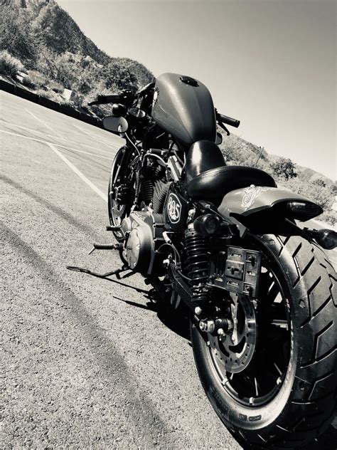 Black denim, river rock gray denim, deadwood green. Harley Davidson 2019 Iron 883 custom en 2020