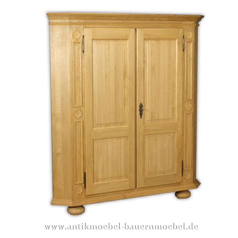 Wir verkaufen einen eckkleiderschrank, schenkelmass 84 x 84 cm, türen 34 cm, seitenwände je 33 cm sehr gut erhalten. Schenkelmass An Eckkleiderschrank : Die anzahl der türen hängt auch oft mit der größe des ...