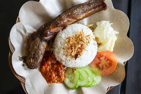 Banyak mengkonsumsi ikan lele juga dapat me. Masak Apa Hari Ini : Pecel Lele dan Pentol Pedas ala Warung Tenda