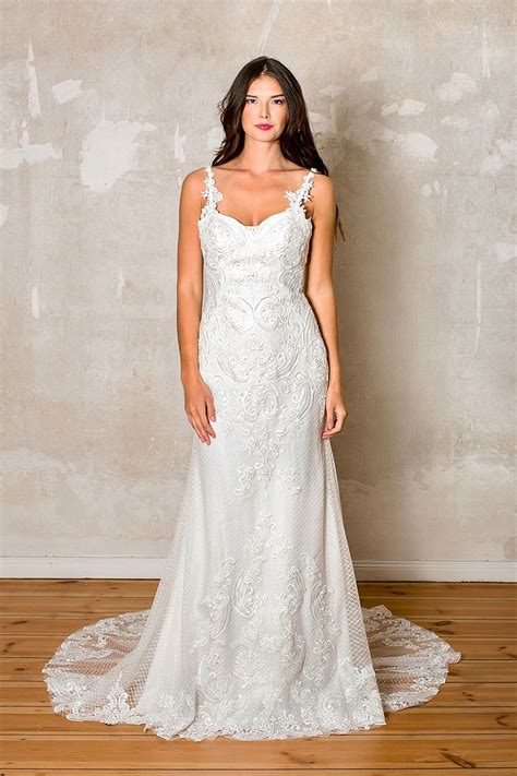 Das felicita brautkleid besitzt dieselbe einzigartigkeit wie seine trägerin. Felicita Design Brautmoden Kollektion 2017 | Brautmode ...