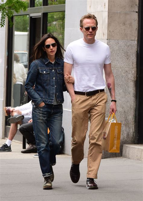 paul bettany and jennifer connelly are frontrunners for 2016 s best dressed couple title photos gq