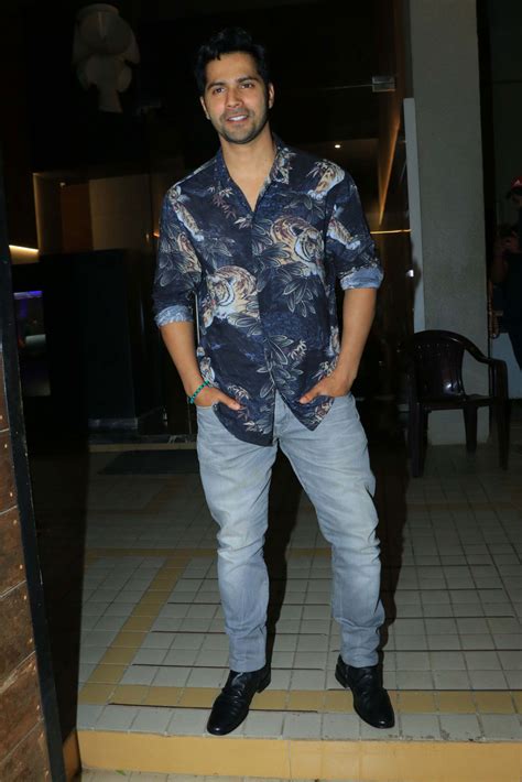 Varun dhawan in a party. Shashank Khaitan's Birthday Bash: Bollywood Stars Party ...
