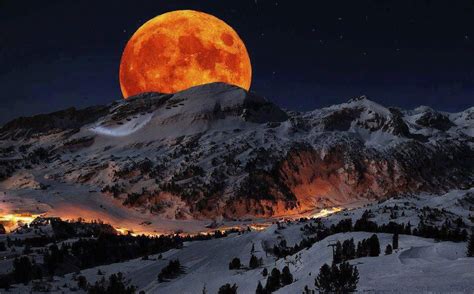 Red Moon Winter Mountain National Geographic Photography Bulan