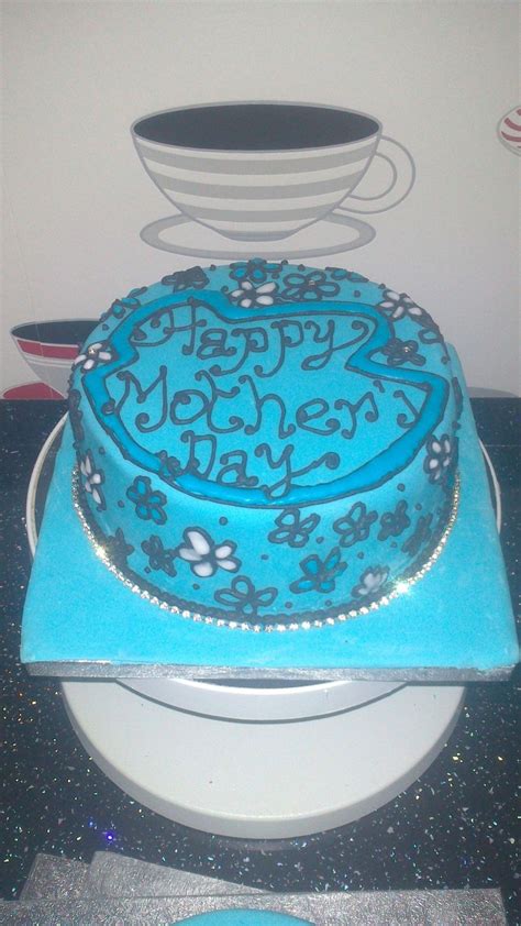 The sweetest and most thoughtful cake you can bake for mother's day! Simple Mothers Day Cake - CakeCentral.com