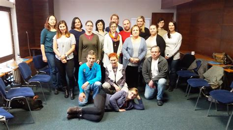 Školní prostředí připravuje člověka pro život. Lektorka přiblížila psychologickou první pomoc při zásahu ...