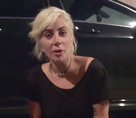 Lady Gaga Gaat Huilend Met De Billen Bloot In Documentaire Over Haar Leven Foto Gelderlandernl