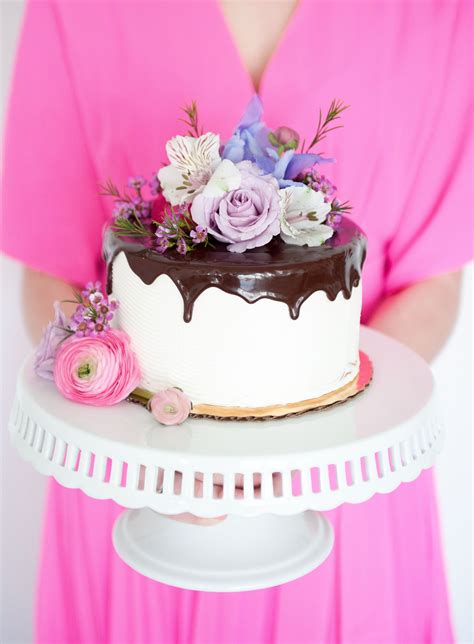 Spread sweetness into your mom's life with delicious mother's day cake delivery in usa. DIY Floral Mother's Day Cake in 2020 | Mothers day cake, Mothers day cakes designs, Cake blog