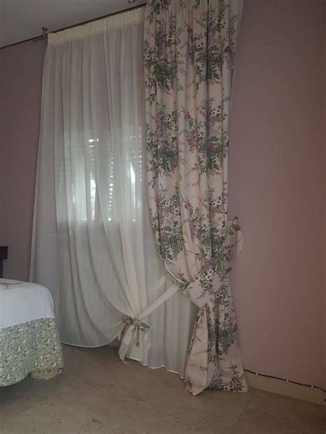 I tendaggi sono importanti elementi di design e di arredo all'interno di un'abitazione, non a caso sono considerati l' abito stesso di una casa , ciò che la casa indossa quando ormai è. Guida sui modelli di tende per interni: le tende ...