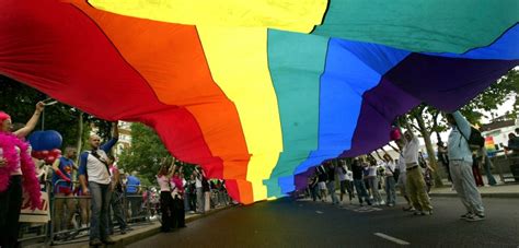 Bandera Arcoiris El Simbolo De La Lucha Gay Y Lgbtiq