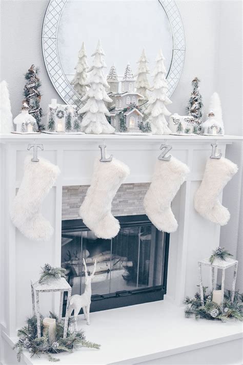 30 Inspiring Fireplace Mantel Decorating Ideas For Winter Christmas