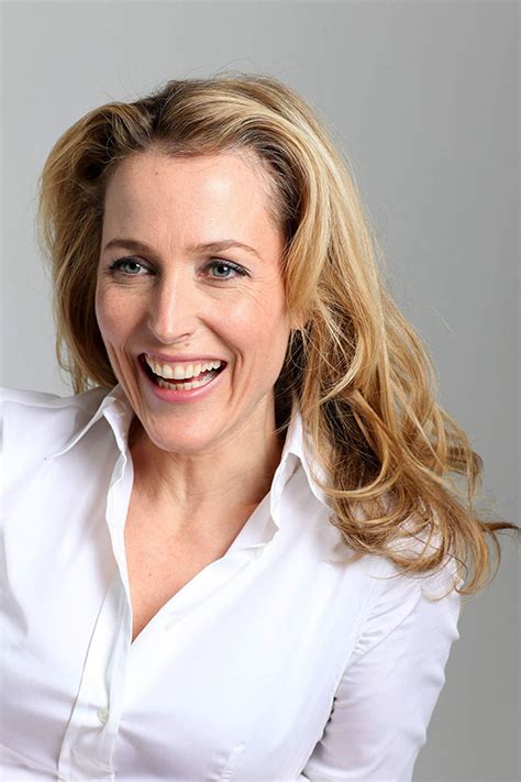See more of gillian anderson on facebook. Gillian Anderson: Steal Her Style - Vicki Archer