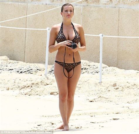 Wag Sam Cooke Shows Off Her Stunning Bikini Body On Barbados Beach