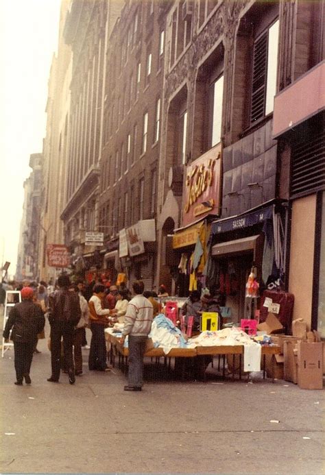 Amazing Photographs Capture Street Scenes Of New York City