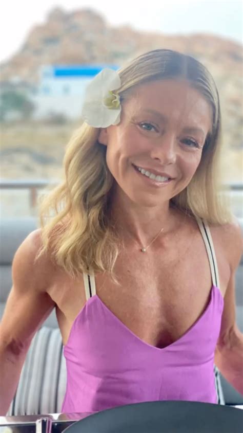 Lives Kelly Ripa Reveals Nsfw Details About Her Body As Mark Consuelos