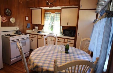 Arrowhead pine rose cabins ist ein rustikales hüttenresort in den san bernardino mountains in der nähe von twin peaks, kalifornien. Arrowhead Pine Rose Cabins (Lake Arrowhead, CA) - Resort ...