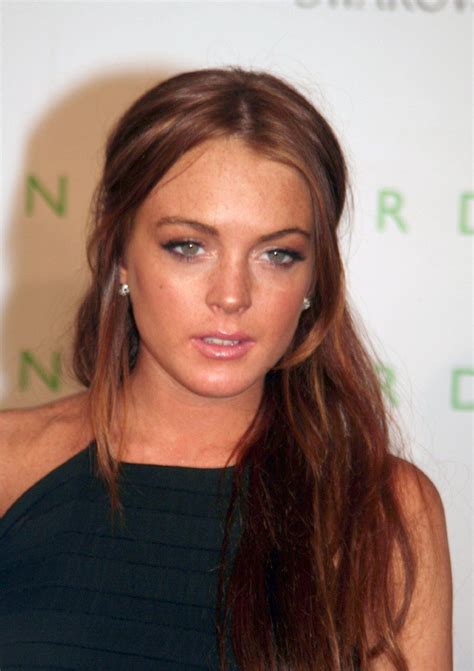 Break out the oreos and peanut butter — lindsay lohan's new haircut will take you back to her the parent trap days. Lindsay Lohan red hair black dress pink lips | More ...