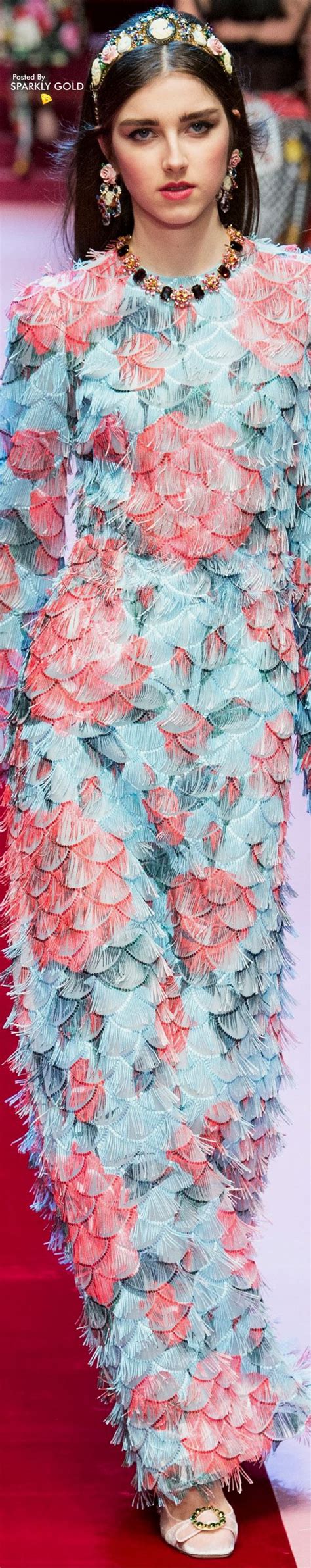 Dolce Gabbana Spring 2018 RTW Pretty Women Dresses Floral Fashion