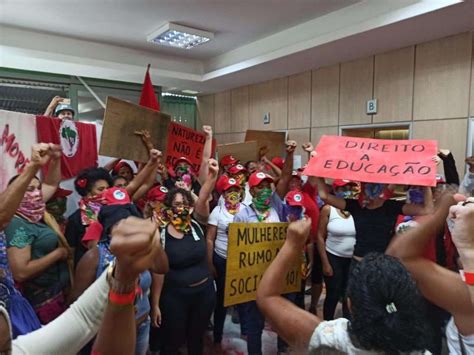 MST invade e vandaliza sede do Ministério da Agricultura veja os vídeos