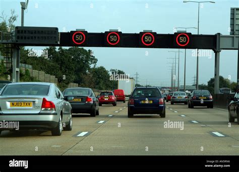 Speed Limit Sign Uk Motorway Hi Res Stock Photography And Images Alamy