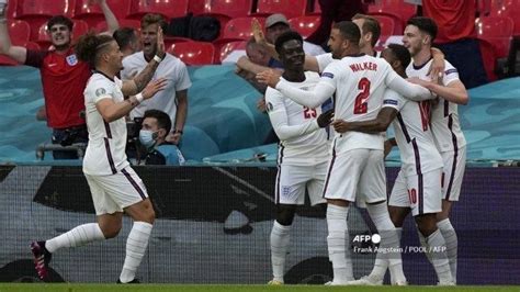 Berita bola terkini, live score sepak bola, dan informasi pertandingan liga eropa & indonesia terlengkap. Jadwal Siaran Langsung Semifinal Euro 2020, Inggris vs ...